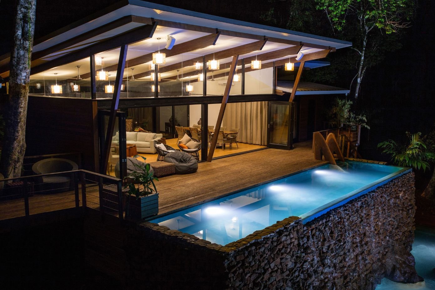 IP-Beachfront Villa Estate 8Good-Trips_.jpg